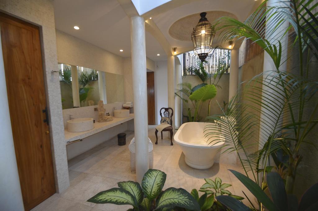 Elegant Villa Casabianca - Tropical Pool & Garden, Near Potato Head Beach Club! Σεμινιάκ Δωμάτιο φωτογραφία